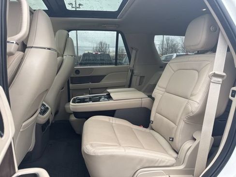 Used 2020 Lincoln Navigator Reserve AWD/4WD image 30