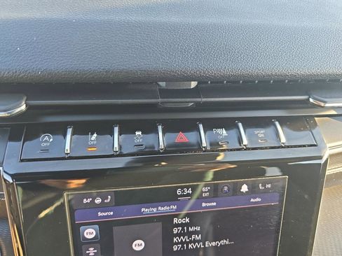 Used 2024 Jeep Grand Cherokee Altitude image 28