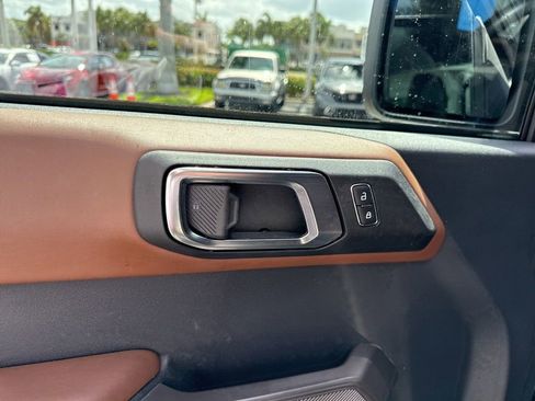 Used 2022 Ford Bronco Outer Banks w/ Sasquatch Package AWD/4WD image 15