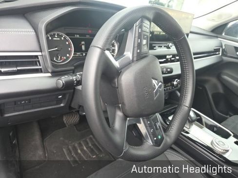 Used 2025 Mitsubishi Outlander SE AWD/4WD image 11