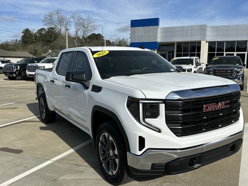 Used 2025 GMC Sierra 1500 Pro w/ Pro Value Package image 3
