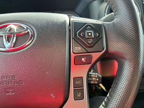 Certified 2020 Toyota Tacoma TRD Off-Road AWD/4WD image 25