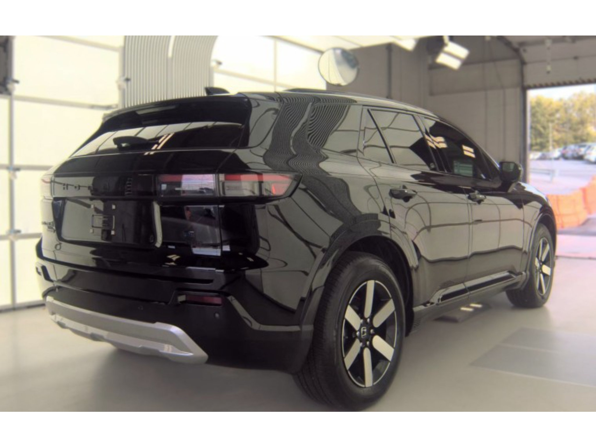 Used 2024 Honda Prologue Touring image 2