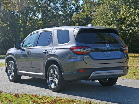 Certified 2025 Honda Pilot EX-L image 3