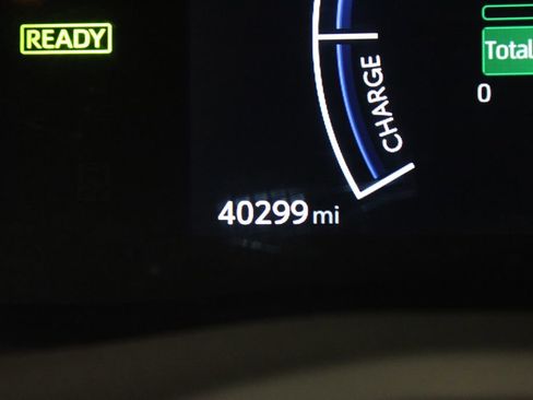 Used 2025 Toyota Camry LE image 11