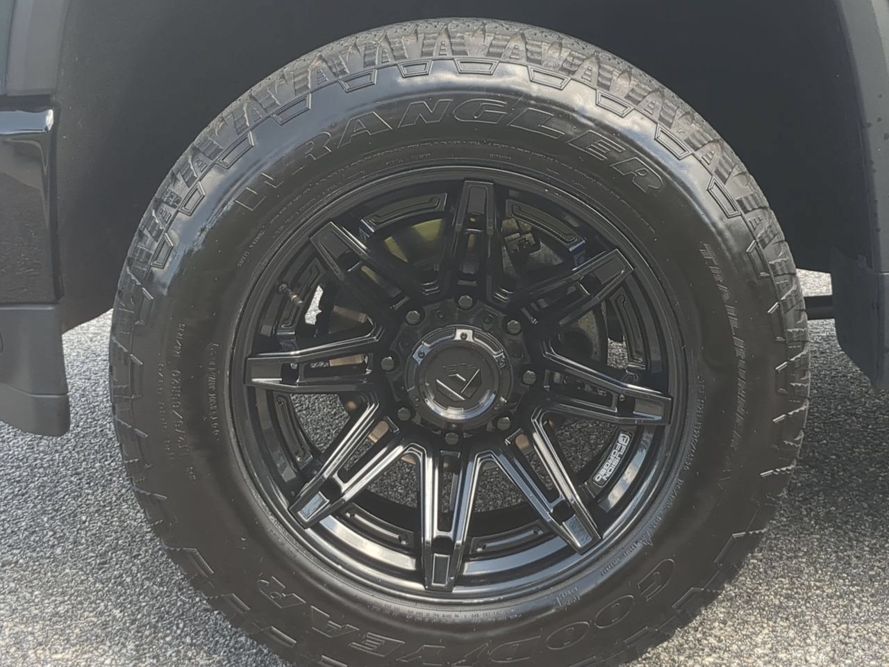 Used 2022 Chevrolet Silverado 2500 Custom w/ Custom Convenience Package AWD/4WD image 33