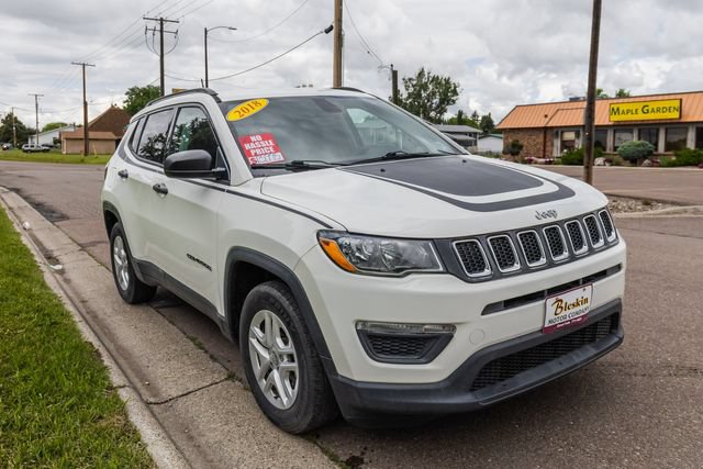 Used 2018 Jeep Compass Sport w/ Mopar Graphics Package FWD image 3