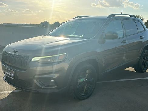 Used 2020 Jeep Cherokee Latitude Plus FWD image 8