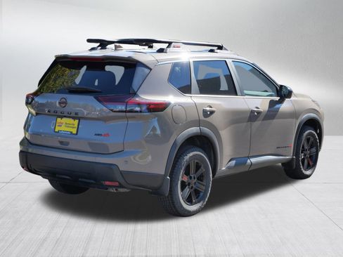 Used 2025 Nissan Rogue SV image 5