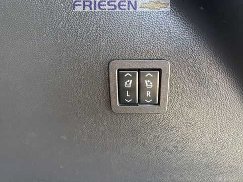 Used 2022 Buick Enclave Avenir w/ Avenir Technology Package AWD/4WD image 28