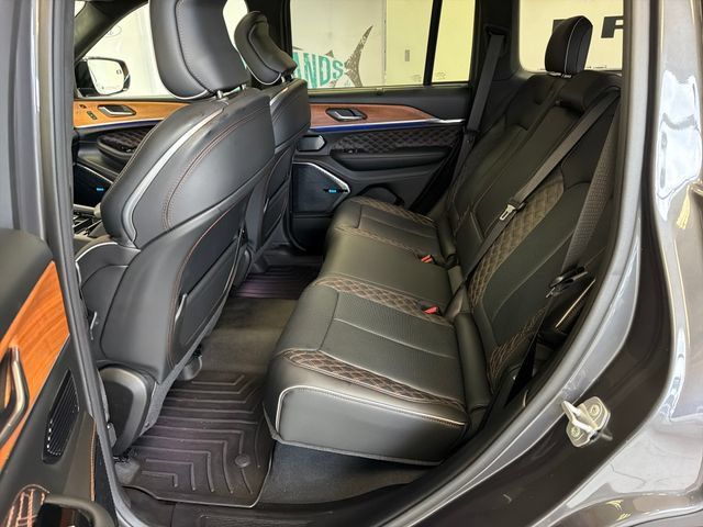 Used 2025 Jeep Grand Cherokee Summit AWD/4WD image 28