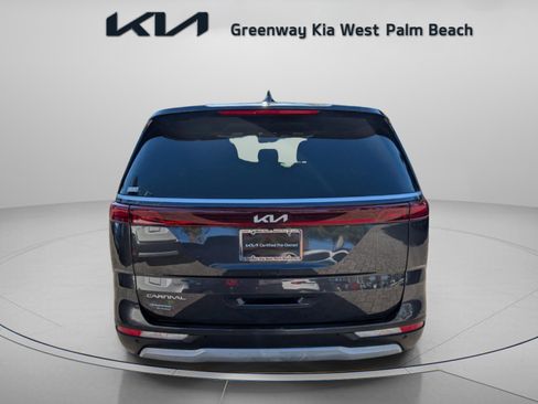 Certified 2023 Kia Carnival EX image 7
