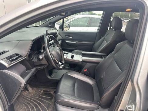 Used 2021 Toyota Sienna XSE w/ XSE Plus Package AWD/4WD image 4