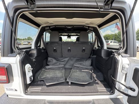 Used 2024 Jeep Wrangler Sport S image 6