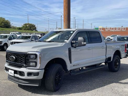 New 2026 Ford F250 XLT w/ XLT Premium Package AWD/4WD image 7