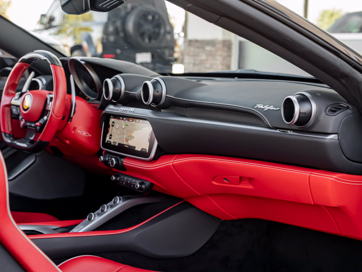 Used 2019 Ferrari Portofino RWD image 40