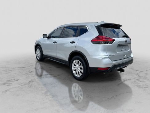 Used 2017 Nissan Rogue S AWD/4WD image 4