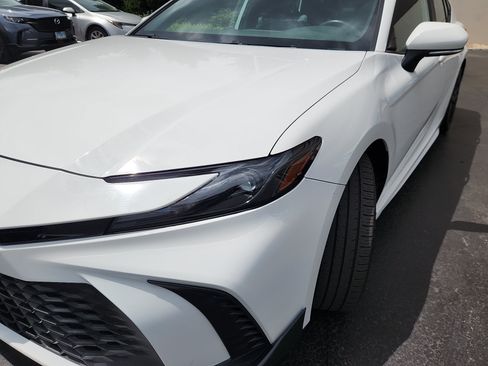 Certified 2025 Toyota Camry SE FWD image 9