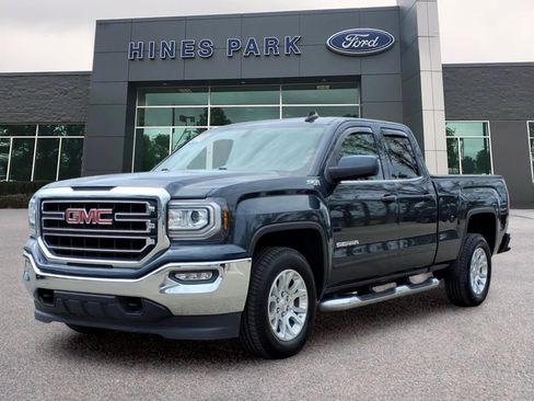 Used 2018 GMC Sierra 1500 SLE w/ SLE Value Package AWD/4WD image 3
