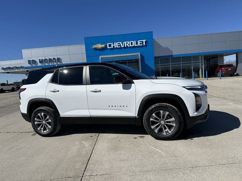 New 2026 Chevrolet Equinox LT w/ Convenience Package II image 2