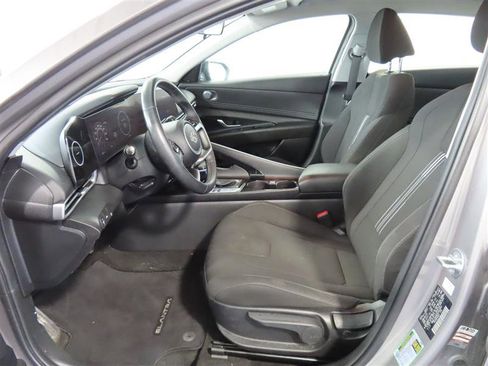 Used 2023 Hyundai Elantra SEL w/ Convenience Package FWD image 11