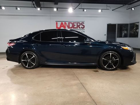 Used 2020 Toyota Camry XSE image 8
