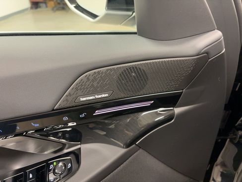 New 2026 BMW 530i w/ Premium Package image 22