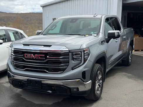 Used 2025 GMC Sierra 1500 SLT AWD/4WD image 1