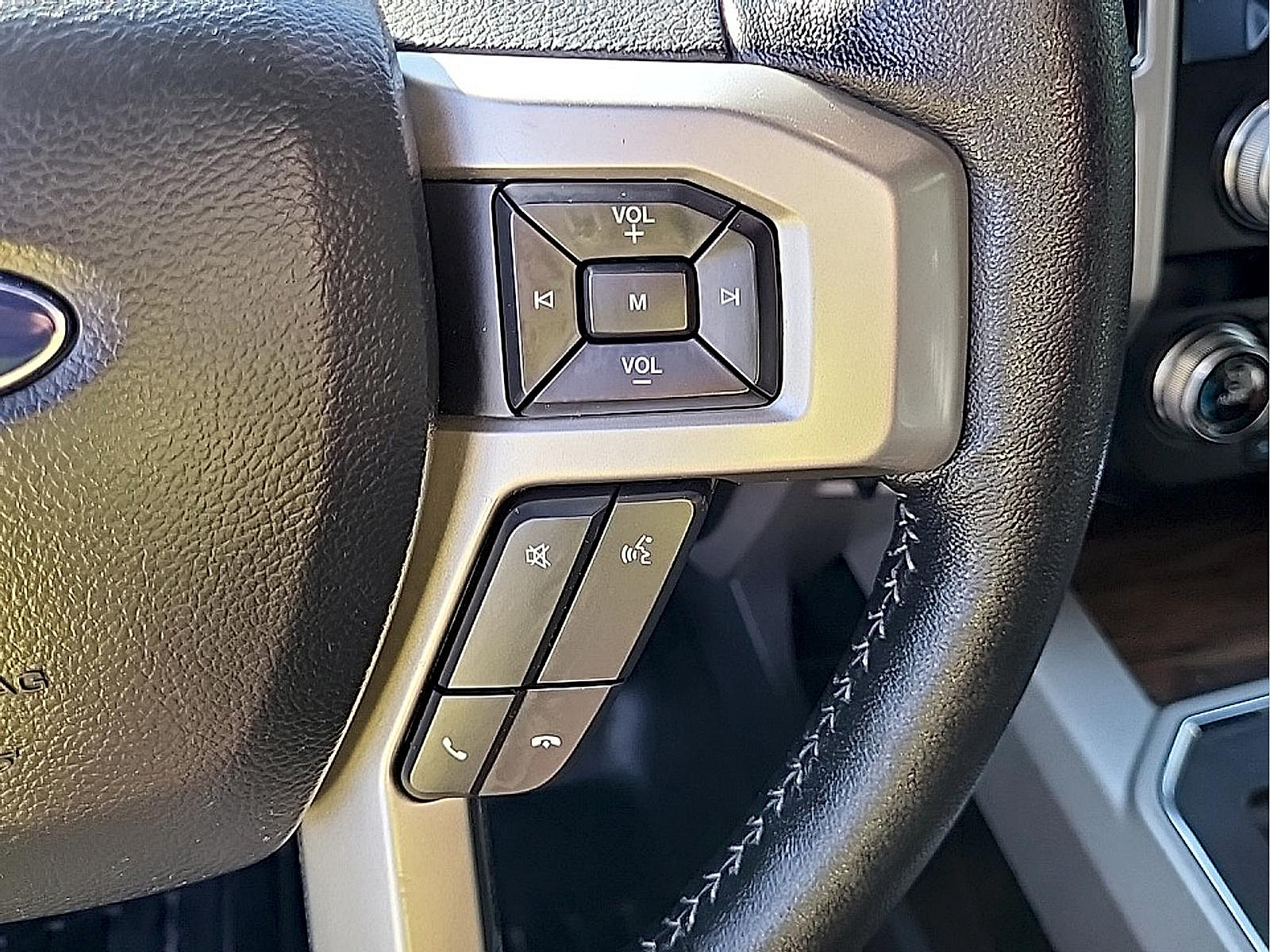Used 2020 Ford F150 Lariat w/ Equipment Group 502A Luxury AWD/4WD image 18