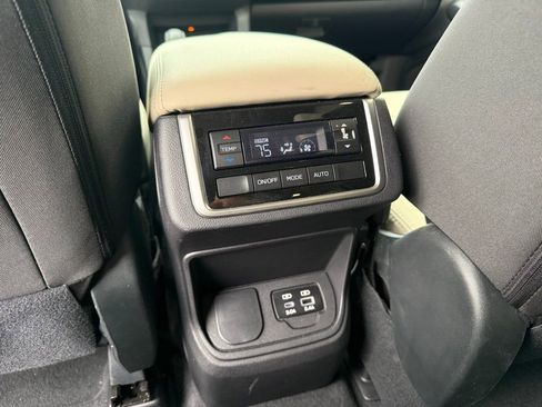 Certified 2025 Subaru Ascent Premium AWD/4WD image 23