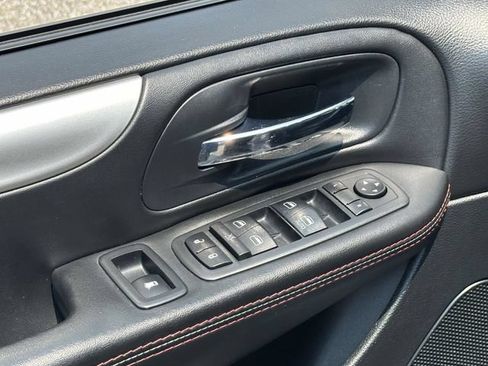 Used 2018 Dodge Grand Caravan GT FWD image 16