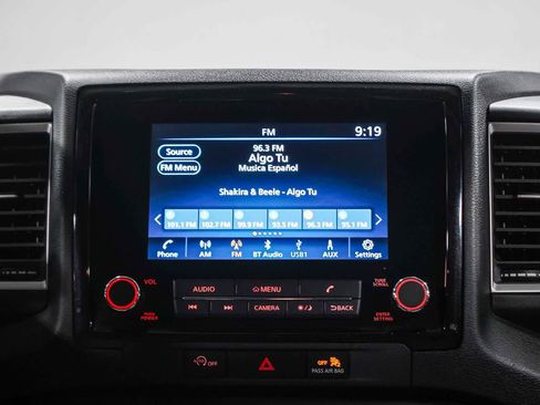 Used 2024 Nissan Frontier SV image 14