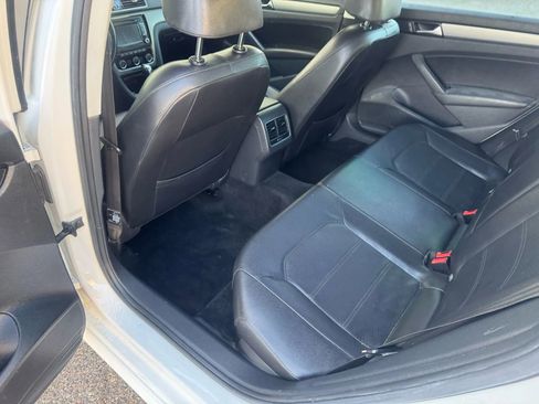 Used 2015 Volkswagen Passat TDI SE image 20