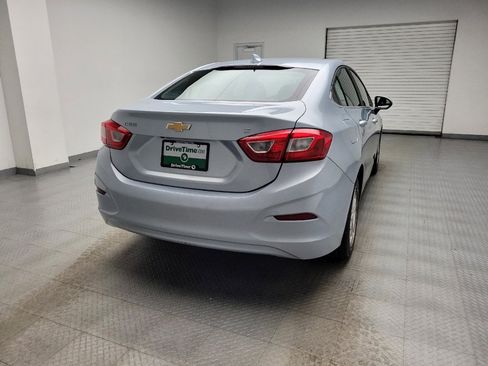 Used 2017 Chevrolet Cruze LT FWD image 7