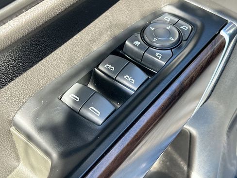 Used 2019 GMC Sierra 1500 SLT image 18