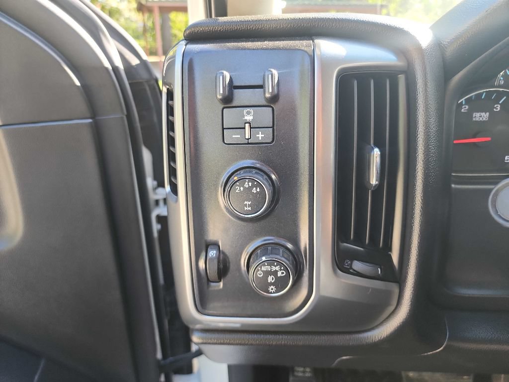 Used 2015 Chevrolet Silverado 3500 LT w/ LT Convenience Package AWD/4WD image 20