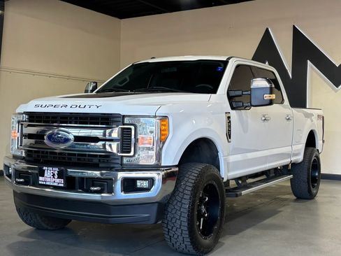 Used 2017 Ford F250 XLT w/ XLT Premium Package AWD/4WD image 1
