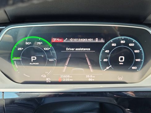 Used 2021 Audi e-tron Premium w/ Convenience Plus Package AWD/4WD image 25