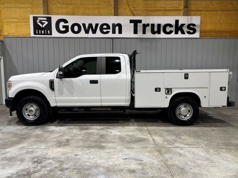 Used 2021 Ford F250 XL w/ Power Equipment Group AWD/4WD image 2