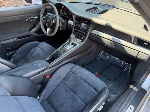 Used 2018 Porsche 911 Carrera GTS RWD image 31