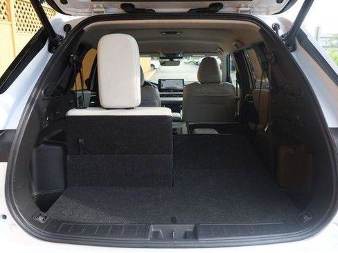 Used 2025 Mitsubishi Outlander AWD image 8