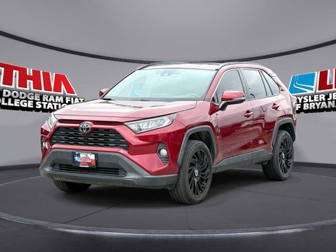 Used 2020 Toyota RAV4 XLE Premium image 1