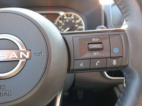 Used 2022 Nissan Rogue SV w/ SV Premium Package image 22