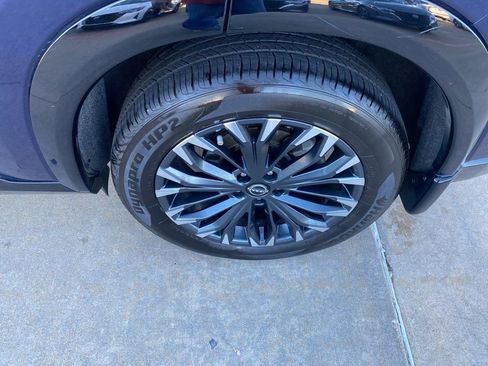 Used 2024 Nissan Rogue Platinum w/ Platinum Premium Package image 9