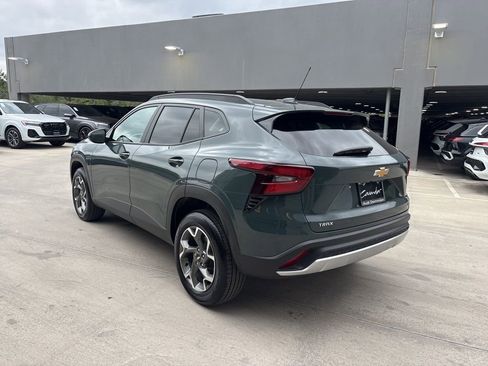 Used 2025 Chevrolet Trax LT image 8