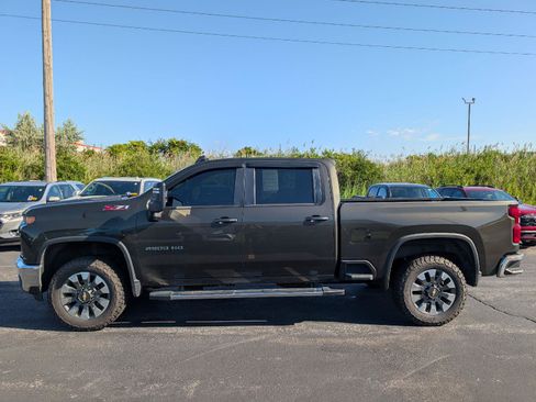 Used 2022 Chevrolet Silverado 2500 LT w/ Convenience Package AWD/4WD image 5