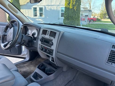 Used 2005 Dodge Dakota SLT image 13