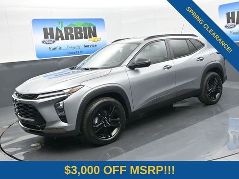 New 2026 Chevrolet Trax ACTIV w/ Sunroof Package FWD image 1