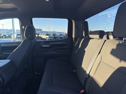 Used 2024 Chevrolet Silverado 1500 LT image 33