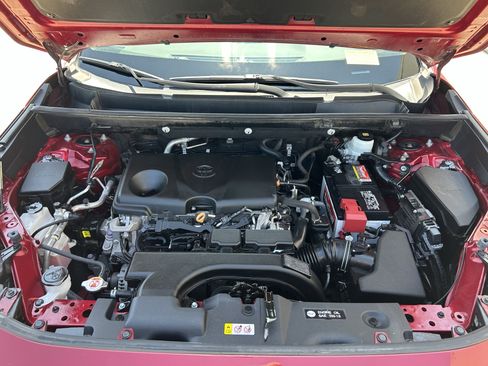 Used 2020 Toyota RAV4 XLE FWD image 12